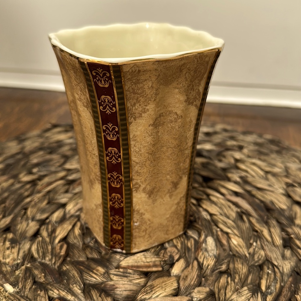 Croscill Home Bathroom Porcelain Tumbler With Gold Trim Accents